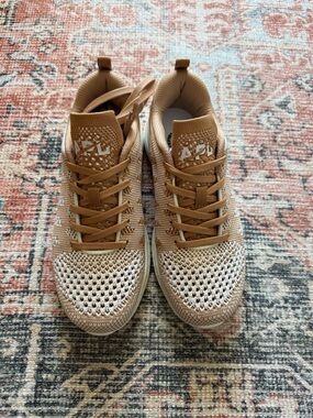 NEW APL Techloom Pro sneakers